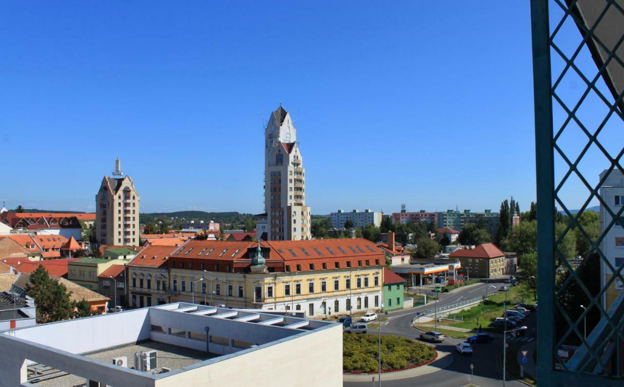 Hotel Pelikan Łuczeniec Zewnętrze zdjęcie